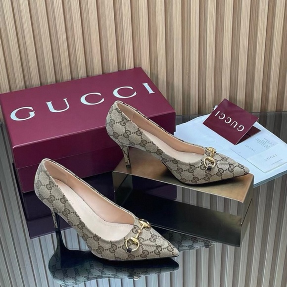 Gucci Beige Patterned Heels with Gold Details - Picture 1 of 9